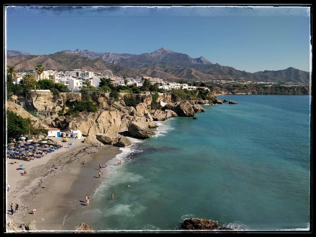 Hostal Andalucia Нерха Экстерьер фото